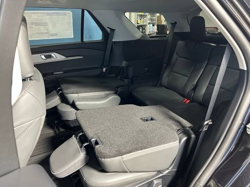 New 2026 Ford Explorer Active w/ Active Comfort Package AWD/4WD image 36