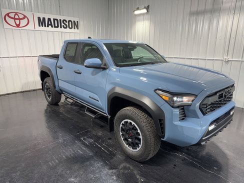 New 2026 Toyota Tacoma TRD Off-Road w/ TRD Off Road Upgrade Package AWD/4WD image 4