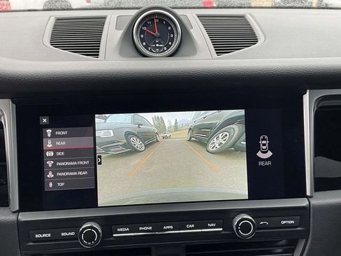 Used 2021 Porsche Macan S image 24