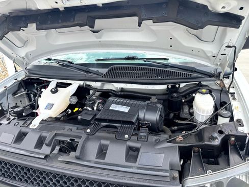 Used 2019 Chevrolet Express 2500 image 5