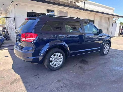 Used 2020 Dodge Journey SE image 2