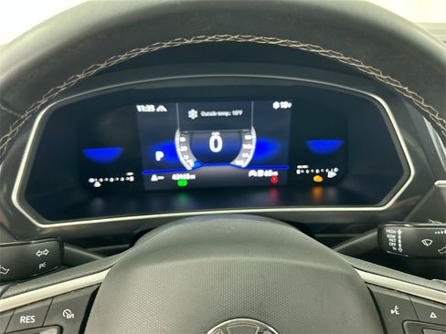 Used 2023 Volkswagen Tiguan SE R-Line image 13