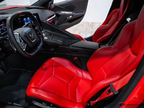 Used 2021 Chevrolet Corvette Stingray Coupe w/ Z51 Performance Package RWD image 41