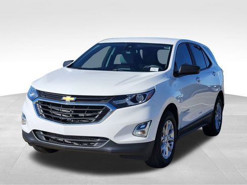 Used 2020 Chevrolet Equinox LS w/ LS Convenience Package image 3