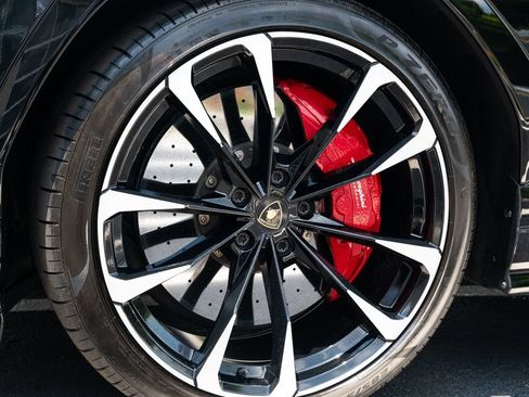 Used 2021 Lamborghini Urus AWD/4WD image 24
