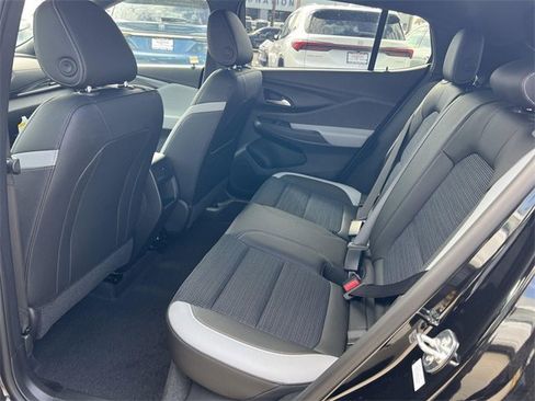 New 2025 Buick Envista Preferred image 24