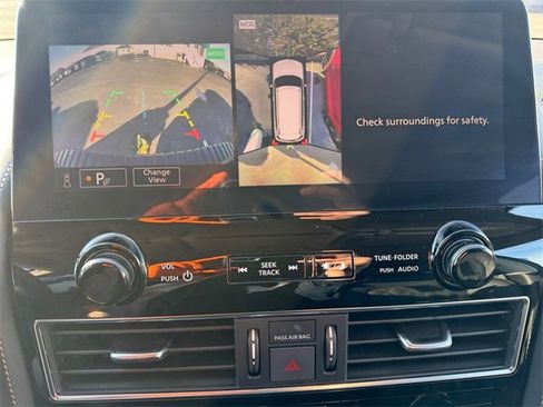 Used 2024 Nissan Armada Platinum image 39