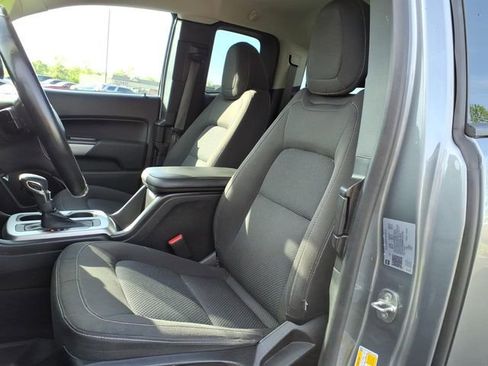 Used 2022 Chevrolet Colorado LT AWD/4WD image 12