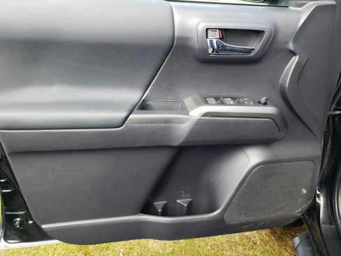 Used 2023 Toyota Tacoma TRD Sport image 10