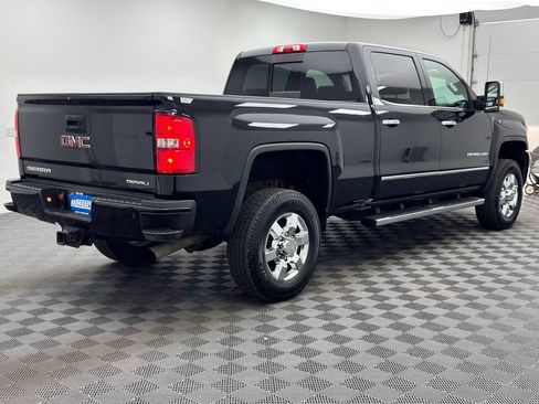 Used 2019 GMC Sierra 3500 Denali AWD/4WD image 6