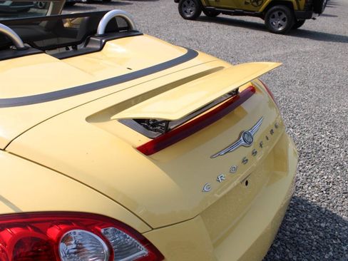 Used 2005 Chrysler Crossfire Limited RWD image 22