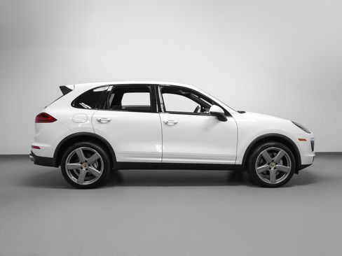 Used 2017 Porsche Cayenne S AWD/4WD image 13