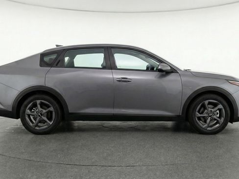 Used 2025 Kia K4 FWD image 11