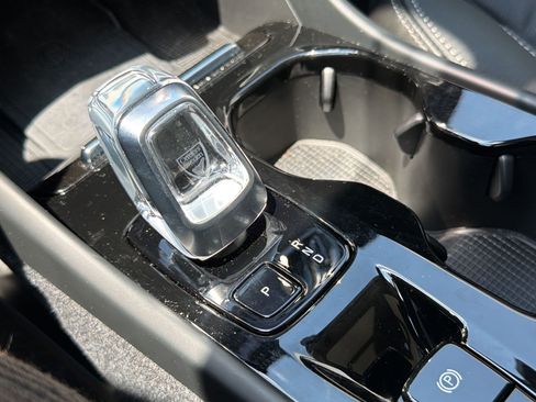 Used 2023 Volvo XC40 B4 Plus w/ Protection Package Premier FWD image 15