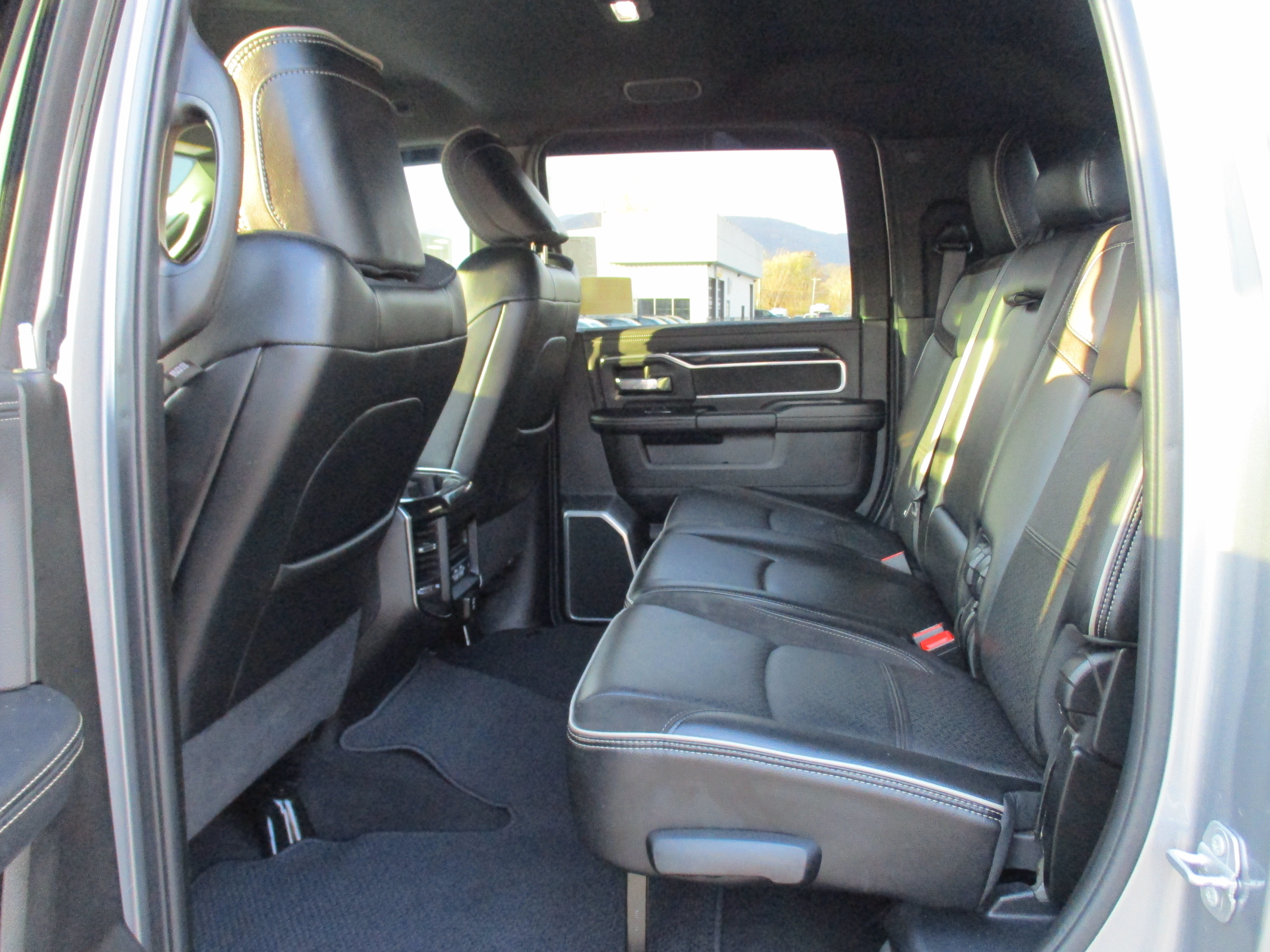 Used 2022 RAM 2500 Laramie AWD/4WD image 12