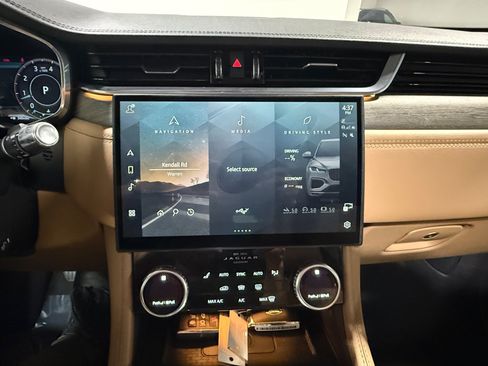 Used 2021 Jaguar F-PACE S AWD/4WD image 35