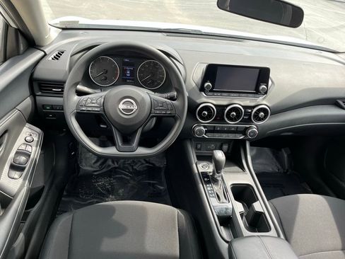 Used 2025 Nissan Sentra S image 8