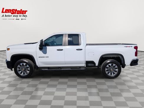 Used 2023 Chevrolet Silverado 2500 Custom w/ Custom Convenience Package AWD/4WD image 2