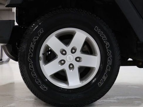 Used 2014 Jeep Wrangler Unlimited Sport w/ Quick Order Package 24S AWD/4WD image 11