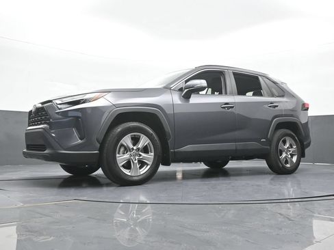 Used 2024 Toyota RAV4 XLE AWD/4WD image 50