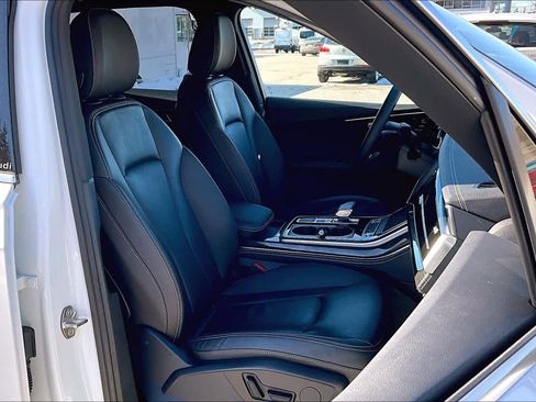 Used 2025 Audi Q7 Premium Plus image 8