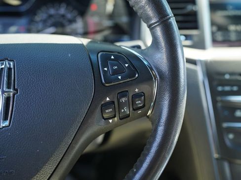 Used 2014 Lincoln MKS image 30