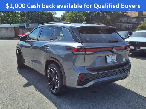 New 2026 Volkswagen Tiguan SE R-Line image 5