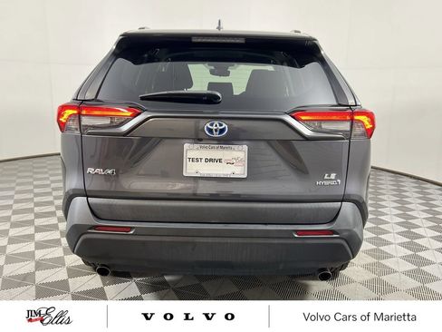 Used 2019 Toyota RAV4 LE image 7