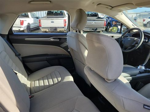 Used 2018 Ford Fusion S image 30