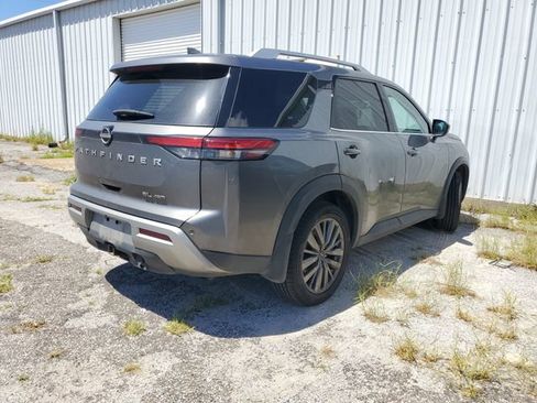 Used 2024 Nissan Pathfinder SL w/ SL Premium Package AWD/4WD image 4