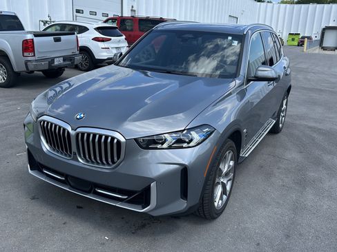 Used 2024 BMW X5 xDrive40i w/ Premium Package AWD/4WD image 5