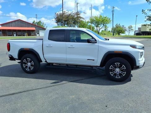 Used 2024 GMC Canyon AT4 w/ AT4 Premium Package AWD/4WD image 4
