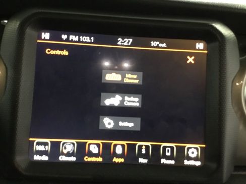 Used 2023 Jeep Wrangler Sahara image 30