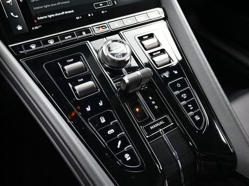 Used 2025 Aston Martin DB12 Coupe RWD image 22