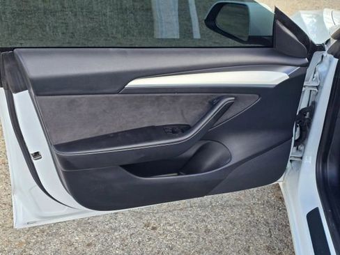 Used 2021 Tesla Model 3 Standard Range Plus RWD image 10