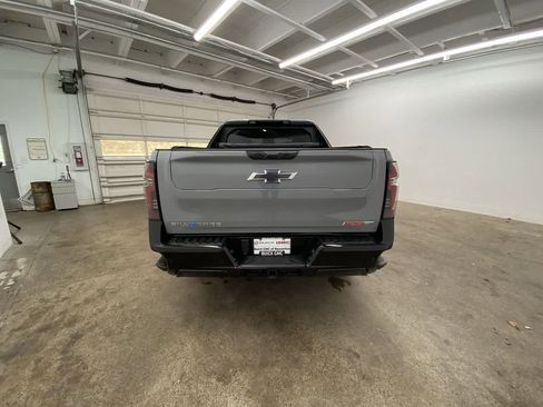 Used 2025 Chevrolet Silverado EV RST AWD/4WD image 5