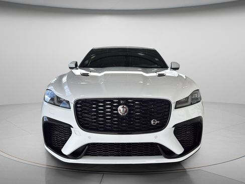 Used 2022 Jaguar F-PACE SVR AWD/4WD image 16
