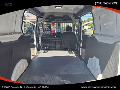 Used 2015 Ford Transit Connect XLT image 11