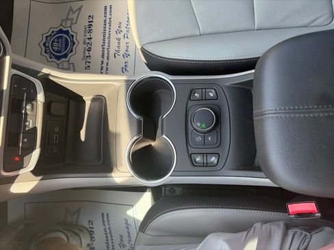 Used 2023 GMC Terrain SLT w/ LPO, Floor Liner Package FWD image 24
