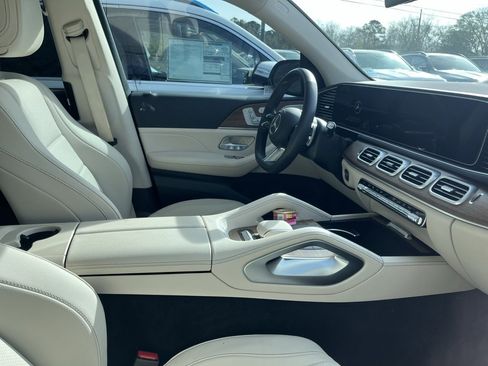 Certified 2025 Mercedes-Benz GLS 450 4MATIC image 10