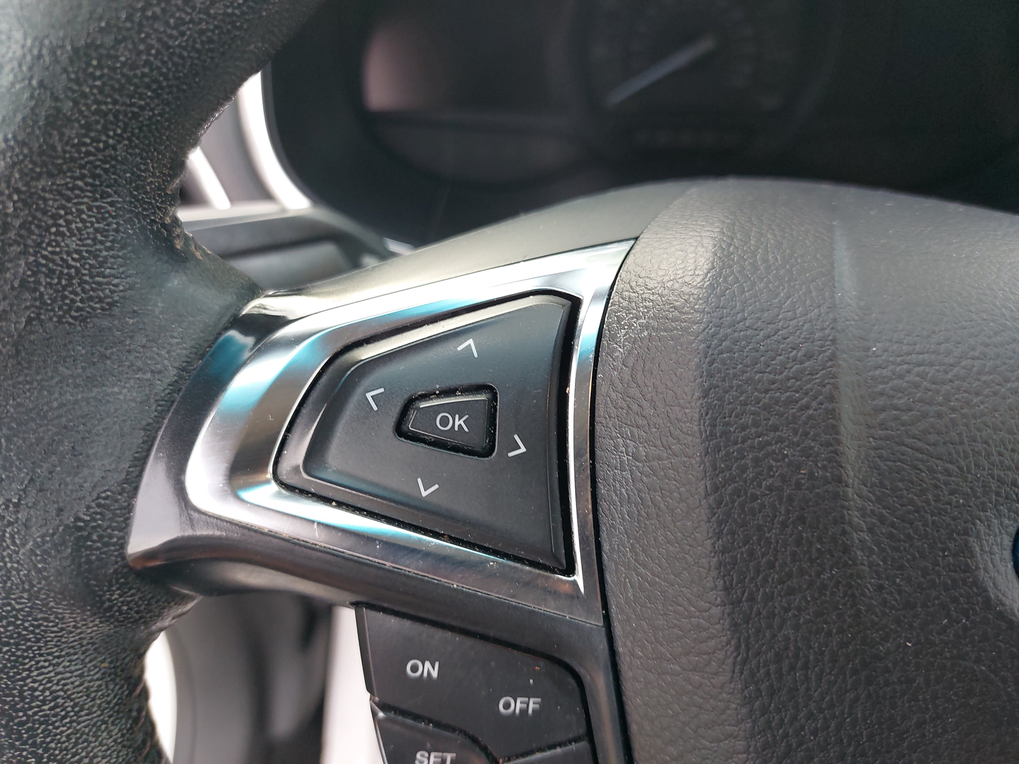 Used 2021 Ford Edge Titanium AWD/4WD image 17