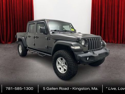 Used 2020 Jeep Gladiator Sport w/ Quick Order Package 23S AWD/4WD image 3