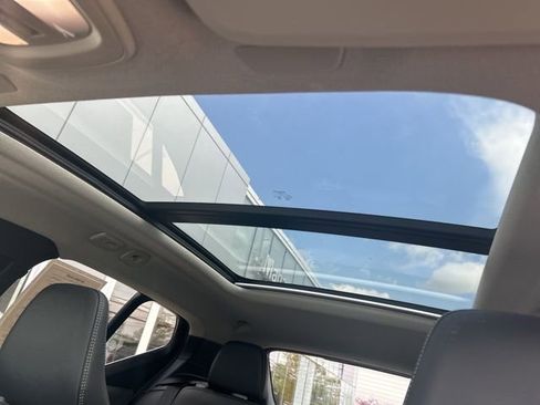 Certified 2025 Volvo XC40 B5 Plus image 26