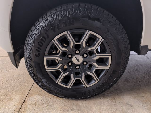 Used 2026 Chevrolet Colorado Z71 w/ Technology Package AWD/4WD image 26