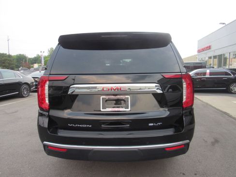 Used 2024 GMC Yukon XL SLT w/ SLT Luxury Package AWD/4WD image 7