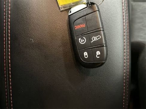 Used 2025 Dodge Durango GT image 33