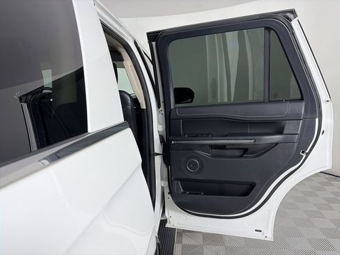 Certified 2022 Ford Expedition XLT image 28