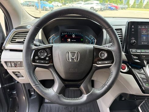 Used 2023 Honda Odyssey Touring image 16