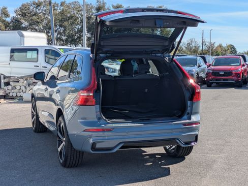 Used 2022 Volvo XC60 B5 R-Design w/ Advanced Package image 13