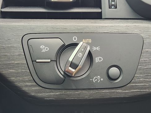 Used 2021 Audi A4 2.0T Premium w/ Convenience Package image 22